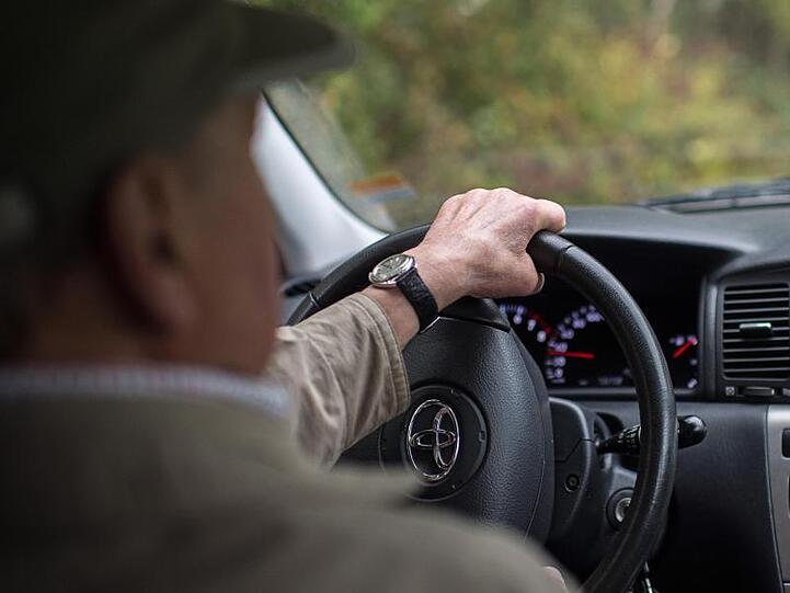 Fahrsicherheitstraining für Senioren. Verkehrsminister Scheuer lehnt verpflichtende Tests für alte Autofahrer ab.