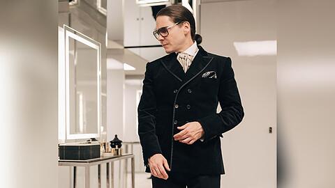 "Becoming Karl Lagerfeld" mit Daniel Brühl ist ab 7. Juni auf Disney+ zu sehen.