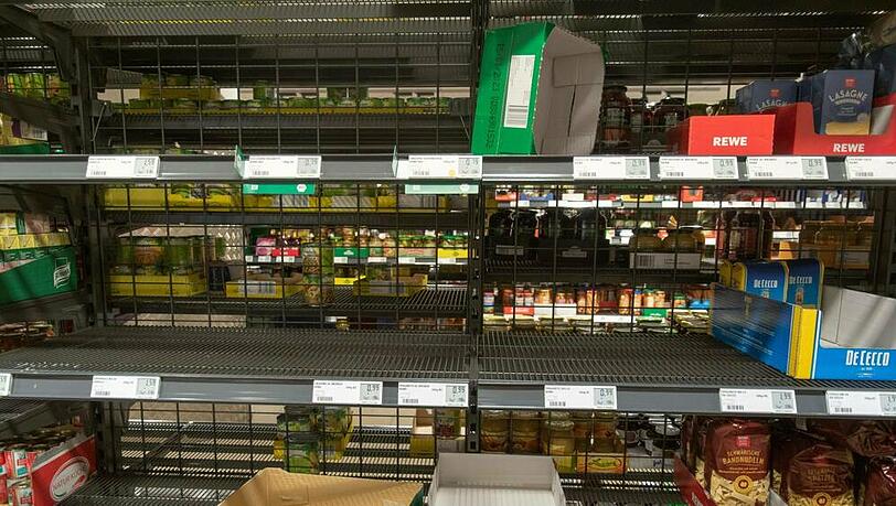 Trotz Corona-Krise besteht kein Anlass, die Regale in den Supermärkten leer zu kaufen. Trotz Corona-Krise besteht kein Anlass, die Regale in den Supermärkten leer zu kaufen.