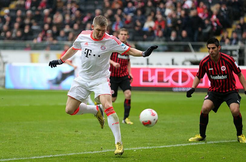 8. Bastian Schweinsteiger - mit der Hacke zur Meisterschaft am 6. April 2013 in Frankfurt.