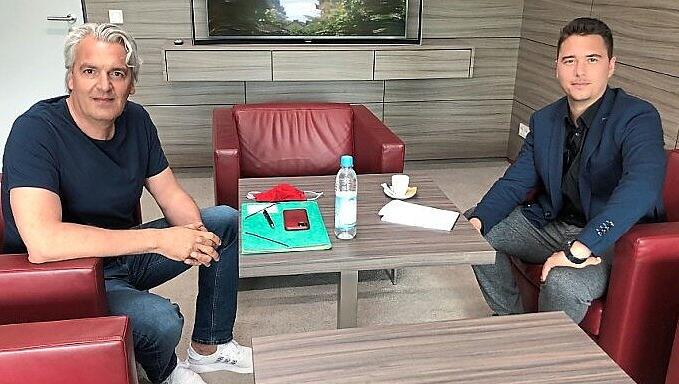 Jörg Wacker (links) im Gespräch mit AZ-Redakteur Maximilian Koch.