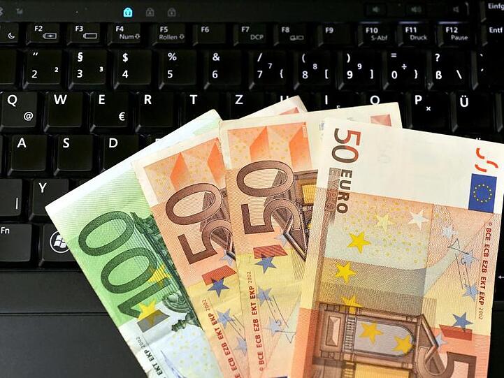 Geld sparen oder nicht? Das Bundeskartellamt ist bei Internet-Vergleichsportalen in vielen Fällen auf Mängel gestoßen.