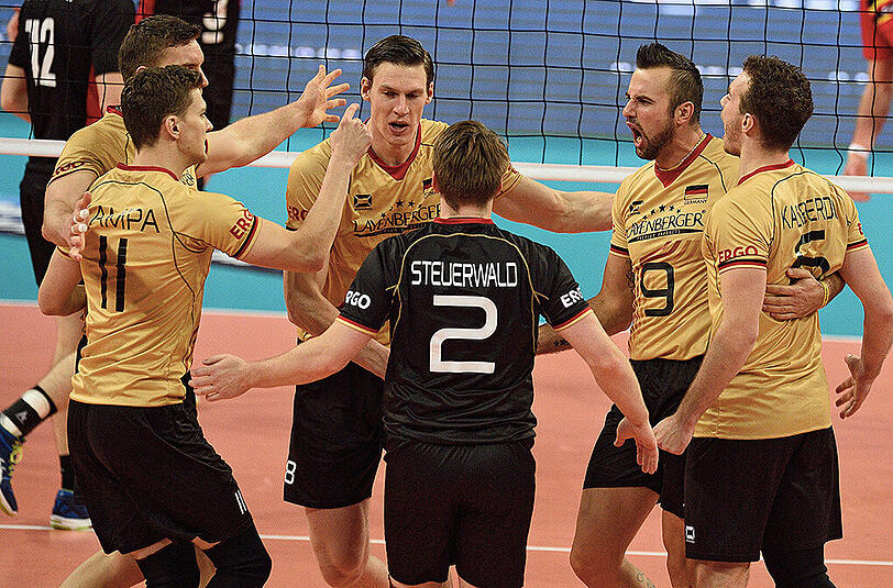 Deutscher Jubel rund um Libero Markus Steuerwald (Mitte).