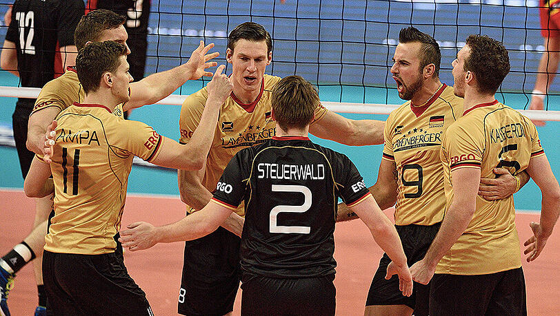 Deutscher Jubel rund um Libero Markus Steuerwald (Mitte). Deutscher Jubel rund um Libero Markus Steuerwald (Mitte).