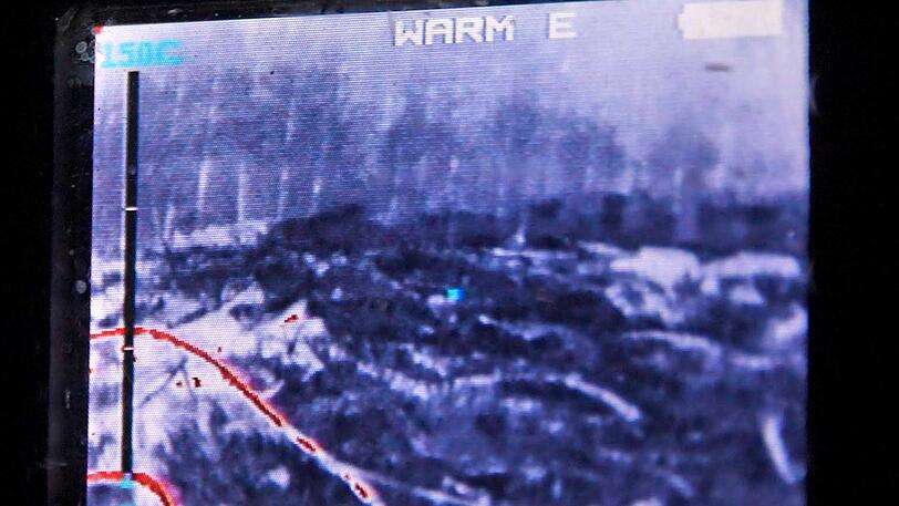 Mit einer Wärmebildkamera wurde anschließend der Wald kontrolliert.