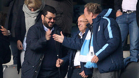 Investor Hasan Ismaik (l.) sah den zweiten Saisonsieg der Löwen gegen St. Pauli an der Seite von Präsident Peter Cassalette (r.). Jetzt soll er auch gegen Bochum kommen.