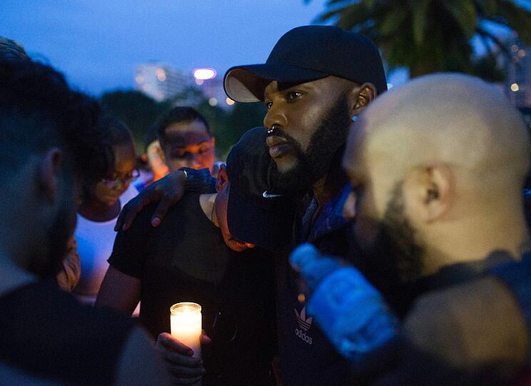 Die Menschen in Orlando trauern um die 50 Opfer des Terrorangriffs.