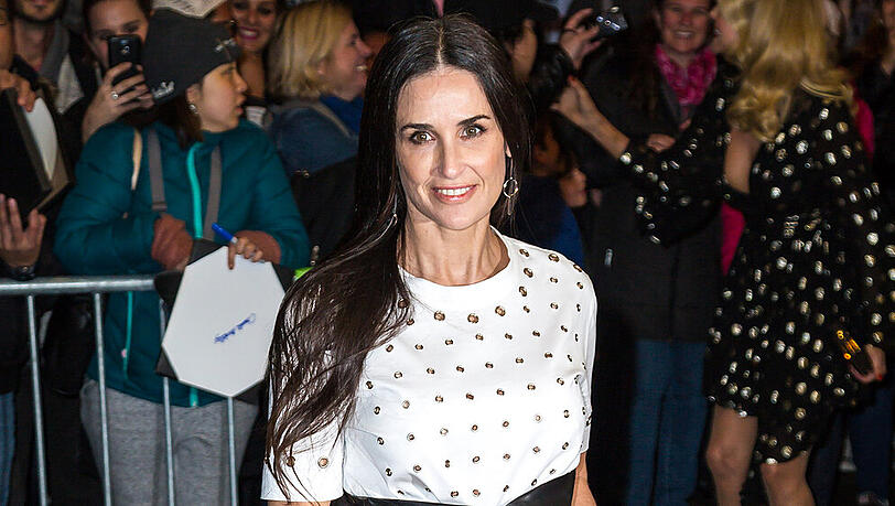 Demi Moore ist bekannt für ihre lange schwarze Haarpracht. Demi Moore ist bekannt für ihre lange schwarze Haarpracht.