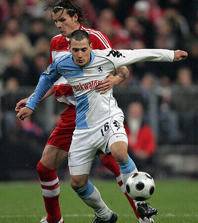 27.02.08: Die Löwen (hier Timo Gebhart) wehrten sich mit allen Kräften - doch das half alles nix. 1860 scheiterte denkbar knapp im DFB-Pokal am FC Bayern...