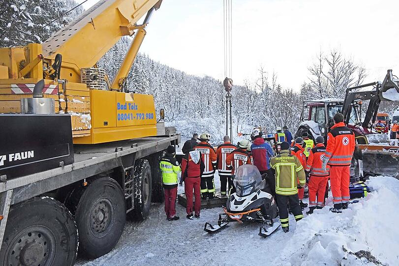 Dramatische Rettungsaktion nach einem Unfall auf der Bundesstraße 307 bei Fall-Vorderriß.