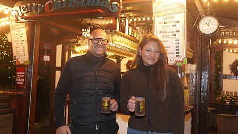 Ein neuer Weihnachtsmarkt für München: Lilli Blume ist die Veranstalterin von "Santa's Isarzauber“ auf der Praterinsel. Vater Charles Blume hat schon zahlreiche festliche Events in ganz Deutschland veranstaltet (u.a. Winterworld an der Motorworld).