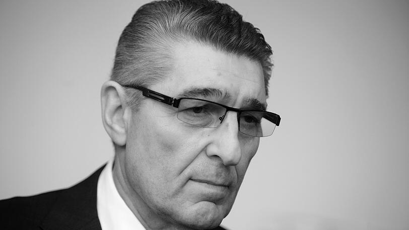 Rudi Assauer (&dagger;74) ist tot. Der ehemalige Schalke-Manager ist nach einer langen Demenzerkrankung im Februar gestorben.