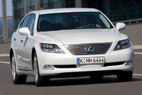 Beeindruckender Auftritt: Der Lexus Ls 600h ist das Flaggschiff der noblen Toyota-Tochter.