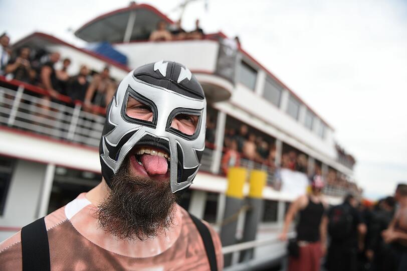 Dominas, Sklaven, Peitschen - das Erotikschiff auf dem Bodensee ist nichts für zarte Gemüter.