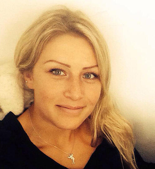 Die 1,64 Meter große Nicole wohnt in München und arbeitet in einer Kinderarztpraxis.