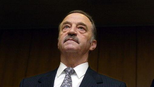 Vize-Polizeipräsident Wolfgang Daschner brachte Gäfgen durch die Androhung von Folter zum Reden. Vize-Polizeipräsident Wolfgang Daschner brachte Gäfgen durch die Androhung von Folter zum Reden.