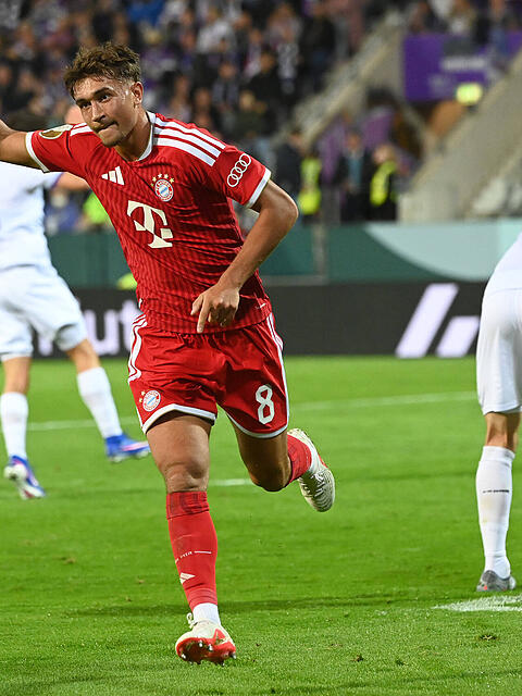 Bejubelt sein Tor zum zwischenzeitlichen 2:1 f&uuml;r den FC Bayern gegen den VfL Osnabr&uuml;ck: Tom Bischof.
