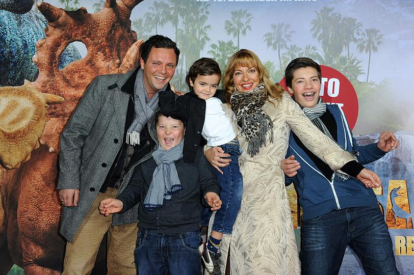 Julia Dahmen mit Mann Carlo Fionto und Kindern Joshua (13), Mikosch (9), Emilo (5)