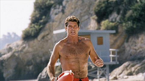 Er ließ die Herzen vieler weiblichen Baywatch-Fans höher schlagen: David Hasselhoff als Mitch Buchannon im Jahr 1990.