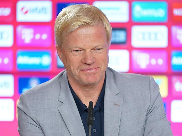 Oliver Kahn nimmt an einer Pressekonferenz teil. Foto: Marco Donato/FC Bayern München AG/dpa/Archivbild