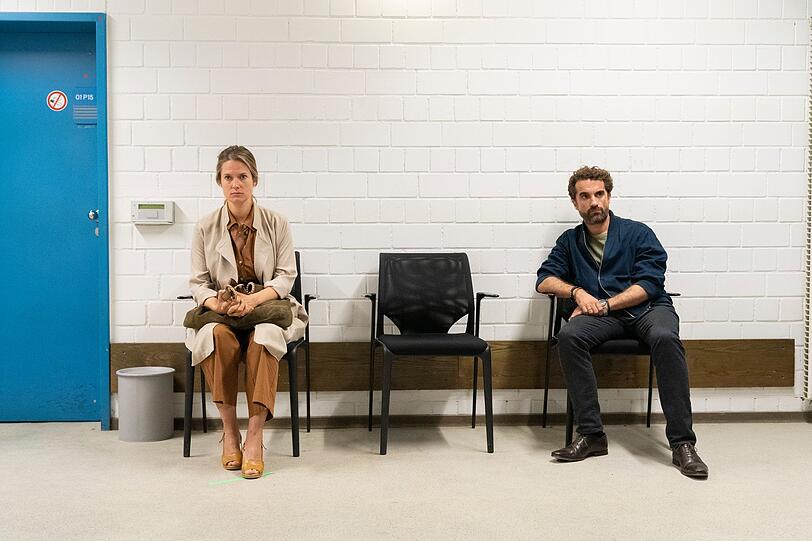 Ursula Weber (Marie Burchard) und Patrick Weber (Oliver Wnuk) sind sich nicht einig &uuml;ber die Erziehung ihres Sohnes.