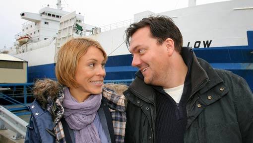 "Polizeiruf 110": Anneke Kim Sarnau und Charly Hübner im Seehafen Rostock. "Polizeiruf 110": Anneke Kim Sarnau und Charly Hübner im Seehafen Rostock.