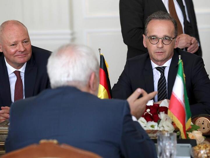 "Konstruktives" Treffen ohne Ergebnisse: Heiko Maas im Gespräch mit seinem Amtskollegen Mohammed Dschawad Sarif (M). Links Botschafter Michael Klor-Berchtold.
