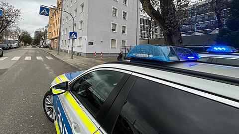 Vor Ort stellte sich heraus, dass es sich bei dem Feuer "um einen isolierten Brand" handelte. Vor Ort stellte sich heraus, dass es sich bei dem Feuer "um einen isolierten Brand" handelte.