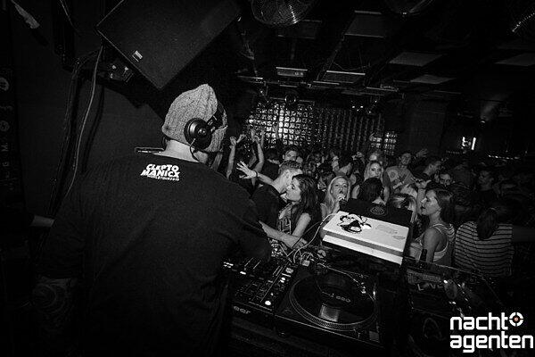 Die besten Party-Bilder vom Sonntag. Hier im Crux.