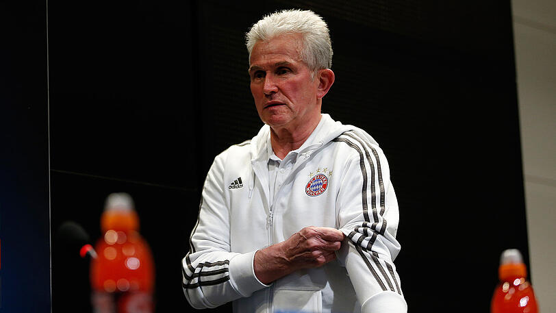 Die Bayern um Trainer Jupp Heynckes müssen zunächst auswärts ran.