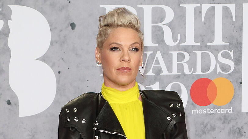 Pink setzt sich gegen Hass im Internet ein