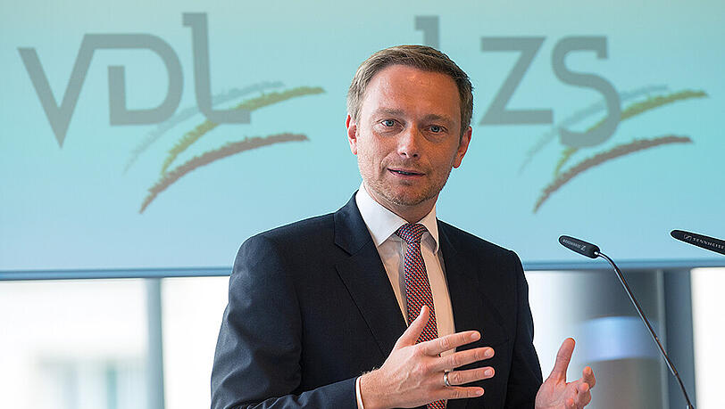 Der wiedergewählte FDP-Chef Christian Lindner. Nach einer neuen Umfrage kommen die Liberalen derzeit auf sechs Prozent. Foto: Bernd von Jutrczenka Der wiedergewählte FDP-Chef Christian Lindner. Nach einer neuen Umfrage kommen die Liberalen derzeit auf sechs Prozent. Foto: Bernd von Jutrczenka