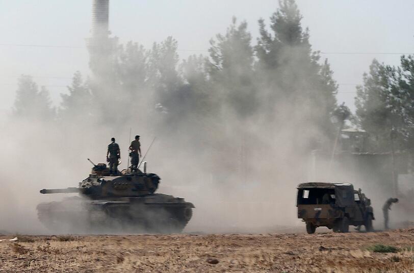 Türkische Panzer an der Grenze zu Syrien. Foto: Sedat Suna