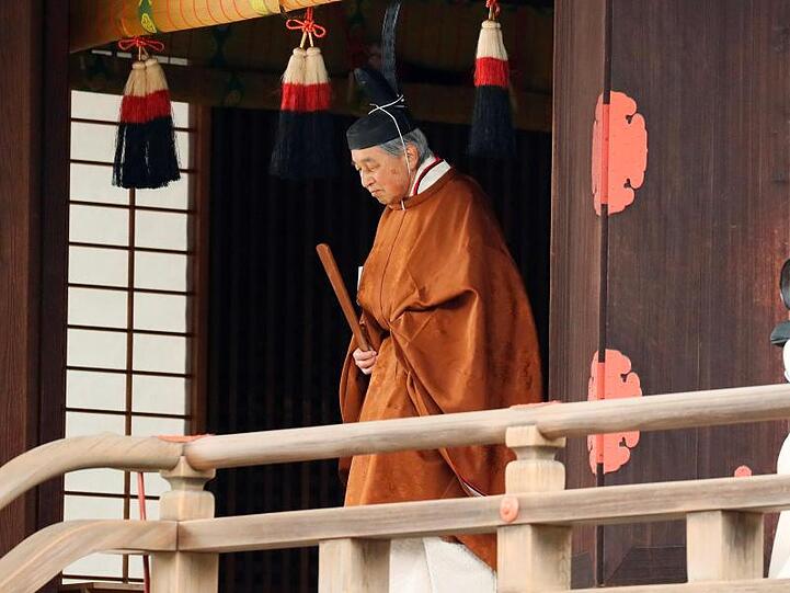 Kaiser Akihito hat den Göttern des Landes seine Abdankung angekündigt. G.