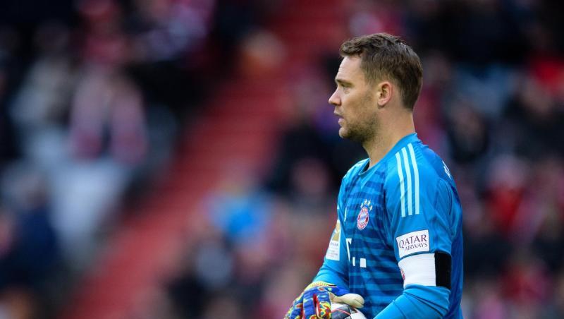 Torwart Manuel Neuer vom FC Bayern München hält den Ball in den Händen. Foto: Matthias Balk/Archiv Torwart Manuel Neuer vom FC Bayern München hält den Ball in den Händen. Foto: Matthias Balk/Archiv