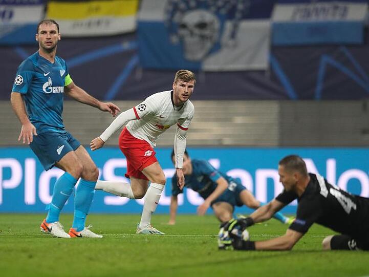 Zenit-Keeper Michail Kerschakowaus hatte mit Timo Werners Schuss keine Probleme.