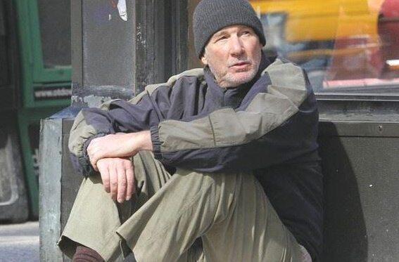 Vom Luxusleben auf die Straße: Richard Gere in seiner Verkleidung als Obdachloser.
