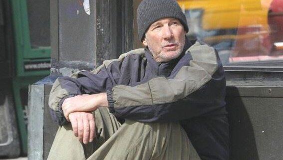 Vom Luxusleben auf die Straße: Richard Gere in seiner Verkleidung als Obdachloser. Vom Luxusleben auf die Straße: Richard Gere in seiner Verkleidung als Obdachloser.