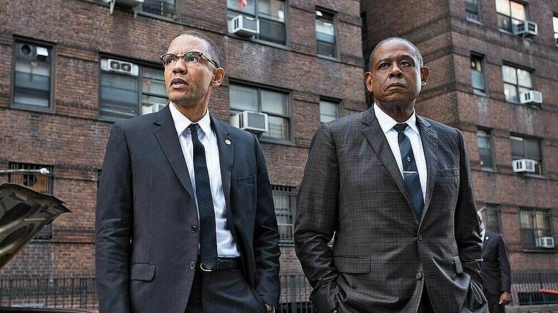 "Bumpy" Johnson (Forest Whitaker, r.) versucht Malcolm X (Nigél Thatch) von seinen Absichten zu überzeugen