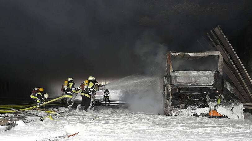Weitere Bilder vom Feuerwehreinsatz am Mittleren Ring.