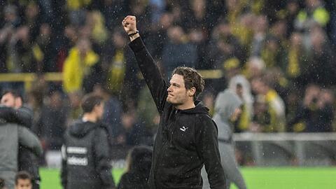 Dortmunds Trainer Edin Terzic jubelt nach dem Spiel gegen Eintracht Frankfurt.