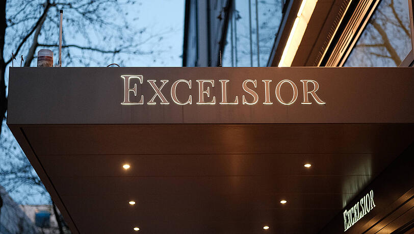 Der Eingangsbereich ins Excelsior. Das Hotel gehört zur Geisel Gruppe, einer renommierten Hoteliersfamilie. Der Eingangsbereich ins Excelsior. Das Hotel gehört zur Geisel Gruppe, einer renommierten Hoteliersfamilie.