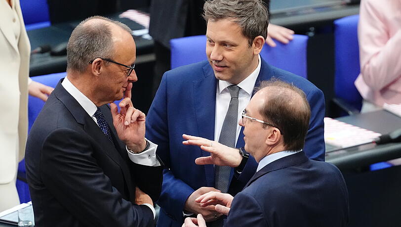 Halten Sie bis März 2029 durch? Die Koalitionäre (v.l.) Friedrich Merz (CDU), Lars Klingbeil (SPD) und Alexander Dobrindt (CSU). Halten Sie bis März 2029 durch? Die Koalitionäre (v.l.) Friedrich Merz (CDU), Lars Klingbeil (SPD) und Alexander Dobrindt (CSU).