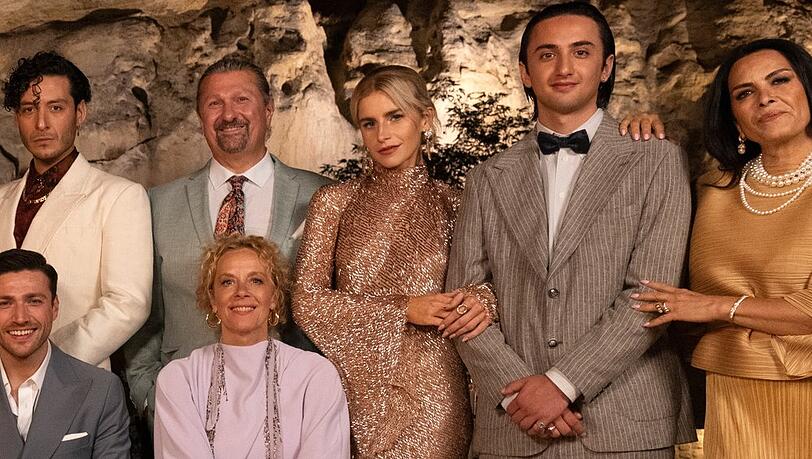 Caro Daur (Mitte) und Katja Riemann (li.u.) werden in "She Said Yes" zu sehen sein.