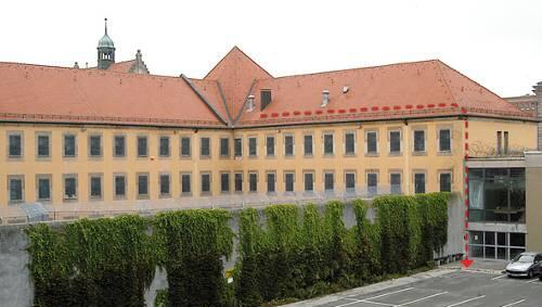 In der Nacht zum Samstag erhängte sich ein Unternehmer in seiner Zelle der JVA Nürnberg. In der Nacht zum Samstag erhängte sich ein Unternehmer in seiner Zelle der JVA Nürnberg.