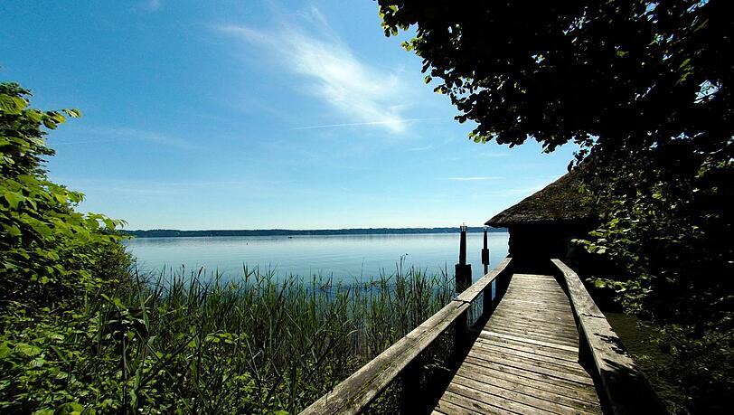Das ehemalige Haus des Schauspielers Hans Albers in Garatshausen mit Bootshaus am Starnberger See steht jetzt offiziell unter Denkmalschutz. Das ehemalige Haus des Schauspielers Hans Albers in Garatshausen mit Bootshaus am Starnberger See steht jetzt offiziell unter Denkmalschutz.