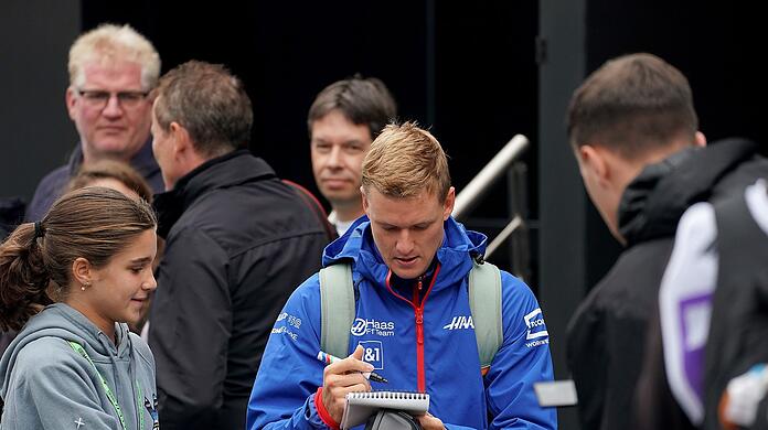 Begehrter Unterschrift: Mick Schumacher hat in der Formel 1 Begehrlichkeiten geweckt.