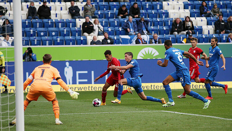 Jamal Musiala durfte gegen Hoffenheim rund 20 Minuten mitmachen. Jamal Musiala durfte gegen Hoffenheim rund 20 Minuten mitmachen.