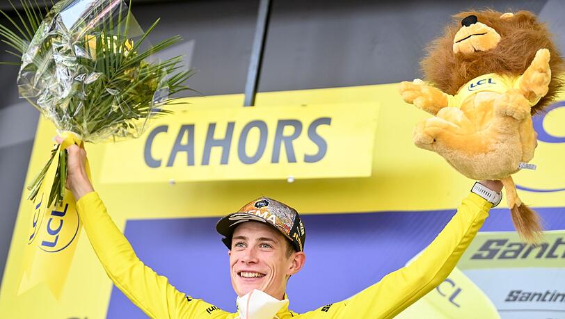 Steht dicht vor dem Gesamtsieg der 109. Tour de France. Jonas Vingegaard. Steht dicht vor dem Gesamtsieg der 109. Tour de France. Jonas Vingegaard.