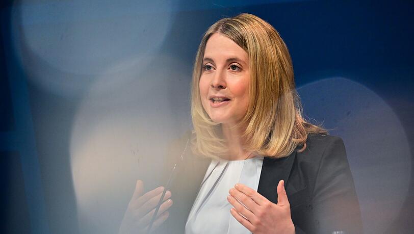 Gleichzeitig gegen Leerstand und Wohnungsnot: Bauministerin Verena Hubertz legt ein neues F&ouml;rderprogramm auf. (Archivbild)